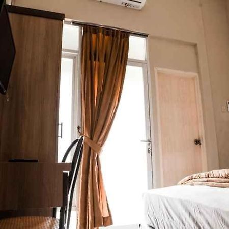 Comfy Homestay Джокьякарта Экстерьер фото