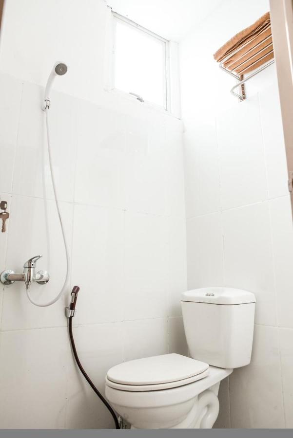 Comfy Homestay Джокьякарта Экстерьер фото